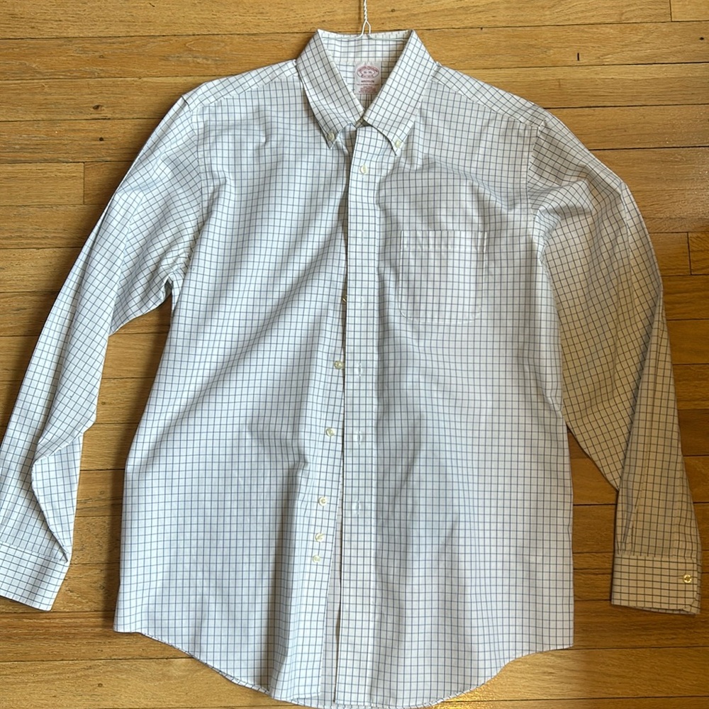 Brooks brothers white shirt with blue grid
Size 16-36